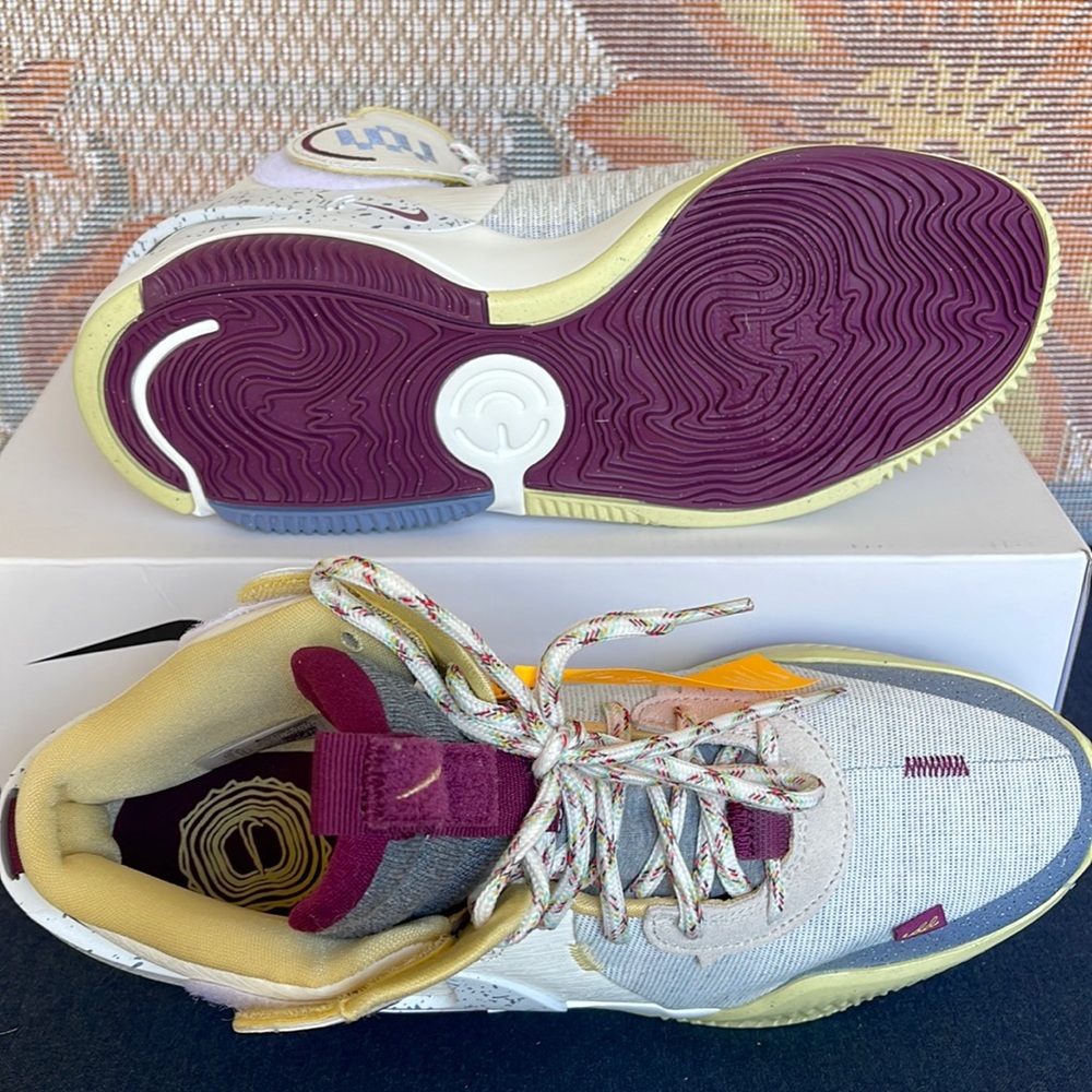 Nike WMNS 2023 Air Deldon 'Deldon Designs'
Air Deldon 1 sneakers athletic shoes - Picture 3 of 16